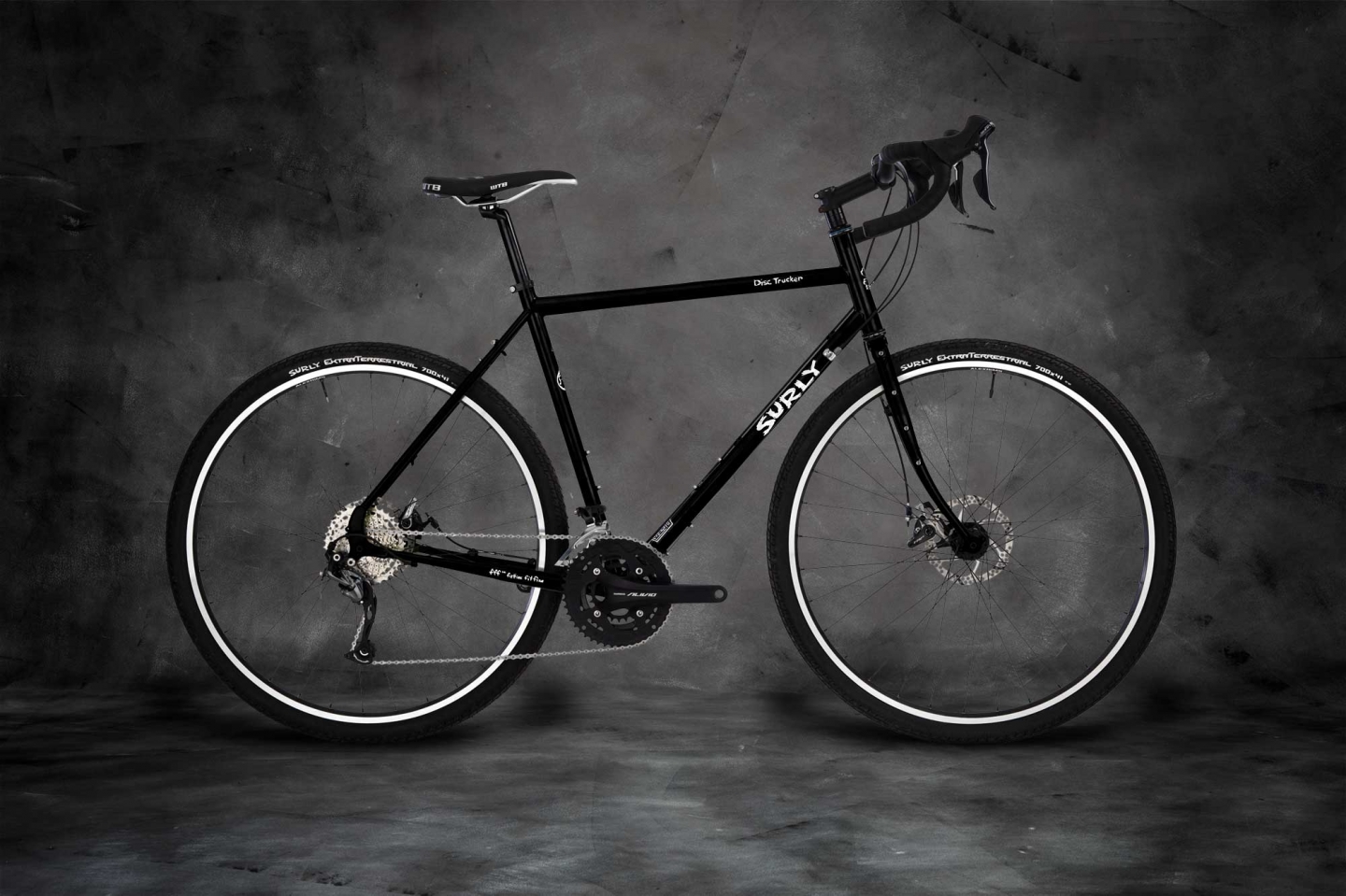 Disc Trucker 700c bike, black